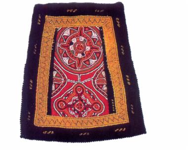 Παναούλα, σαρακατσάνικη μάλλινη τραπεζιόσχημη ποδιά αρραβωνιασμένης