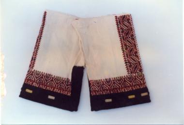 Ζεύγος μανικιών σαρακατσάνικου πουκάμισου από βαμβακερό πανί, πλούσια διακοσμημένο στον γύρο και κατά μήκος