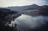 Γενική άποψη της λίμνης Καστοριάς και του ομώνυμου οικισμού