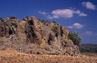 Μικρή βραχώδης έξαρση στη λιμνοθάλασσα Μέσων στον κόλπο Καλλονής Λέσβου