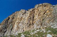 Κάθετοι βραχώδεις σχηματισμοί στο όρος Βαράσοβα, Ν. Αιτωλοακαρνανίας