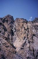 Καταρράκτης στι βραχώδεις ακτές της Σαμοθράκης