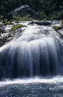Ορμητικός χείμμαρος στην ορεινή Ροδόπη