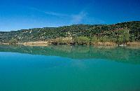 Γενική άποψη της τεχνητής λίμνης Καστρακίου στον ποταμό Αχελώο