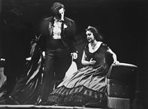 Βέρντι, Τραβιάτα (Η παραστρατημένη), 1976-1977