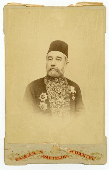 Φωτογραφία Οθωμανού αξιωματούχου σε φωτογραφείο της Μυτιλήνης