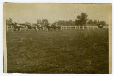 1 φωτογραφία από τις ιπποδρομίες στο Vichy