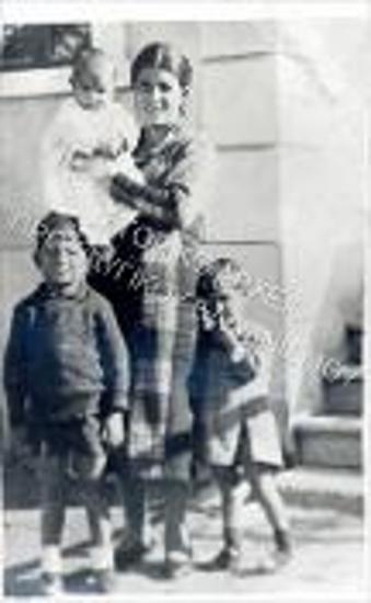 Συλλογή Βιοπούλου - Ζαχαριάδου Δέσποινας.