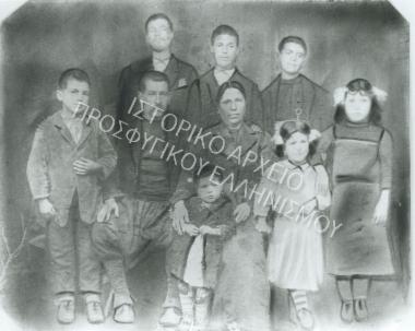 Συλλογή Νιζάμη - Παπανανία Ελένη.