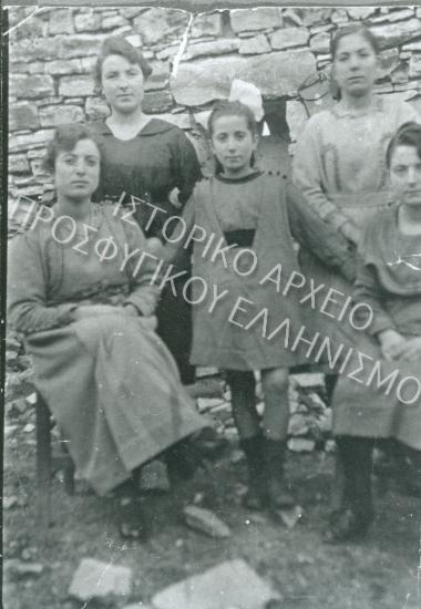 Συλλογή Γραμματικού Ελένης και εγγονών Νικολάου Χαλκιά & Ελένης Φατσή (Νο1)