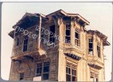 Συλλογή Χατζηαναγνώστου - Βαλασιάδου Κοκόνης.