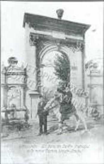 Η πύλη του Κεντρικού Κήπου στην κερασούντα και ο ισόβιος Έλληνας δήμαρχος Καπετάν Γιώργης Κωνσταντινίδης.