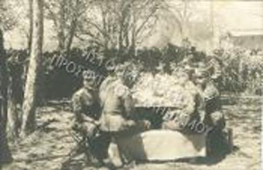 Ελληνικό Πάσχα στην Μικρά Ασία, με Έλληνες επιτελάρχες αξιωματικούς και οπλίτες.