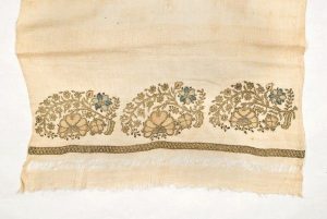 Bursa cotton bath towel with stripes, flat gilt and silk drawn-work.