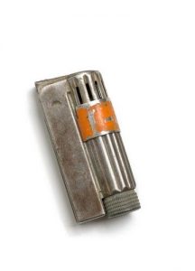 Lighter for cigarettes, metal, with petrol compartment and wick