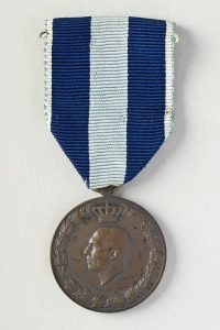 Medal of 1940-41 war awarded to Elly Sakki by the Ministry of Military Affairs.