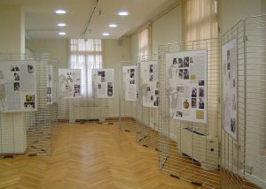 The exhibition ‘Hidden Children in Occupied Greece’ at the Thessaloniki Chamber of Commerce, as part of the second Seminar for Educators, October 22nd, 2005.