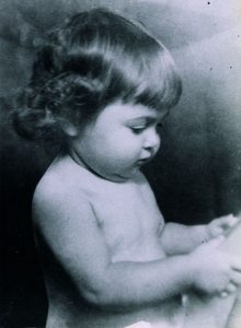 Dona – Lilian Kapon as an infant.