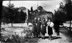 Violeta Cohen, Tika Cohen and two friends, Ioannina, 1937, property of Mrs