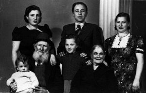 Family photograph, Thessaloniki from a wedding, [1939].