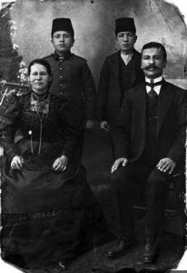 Jack Attias's great aunt and her family, Ioannina.