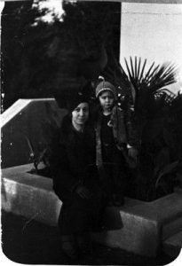 Mrs. Sarina Beza and her son, Shabbetai MimisBezas, Thessaloniki, 1937.