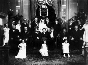 Wedding ceremony ofIsaac Rousso and Sarina Capon, Thessaloniki, 1937.