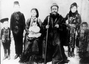 Photograph of Zaharia family, Kastoria, 1904.