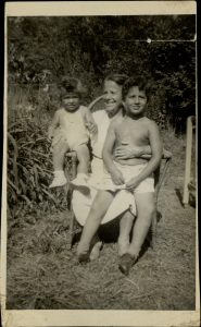 A Jewish family from Kastoria.