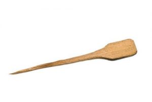 Wooden, flat spatula-shaped handle
