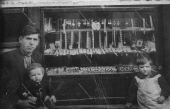 Goldsmith from Nymfaio, Pemet, Albania, 1939