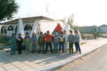 Προετοιμασίες για την αναπαράσταση της Πρωτοχρονιάς του 1992, στο Κεφαλοχώρι