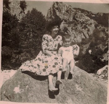 Loutra Posar, Velisarios and his mother