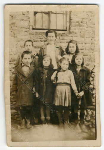 Αδελφές Τασιανοπούλου μαζί με θεία και ξαδέρφες