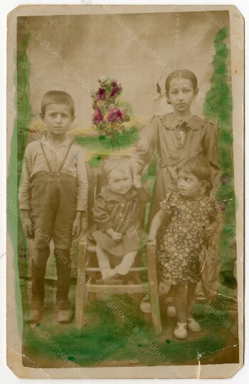 Memorial photo of Iakovidi's brothers and sisters