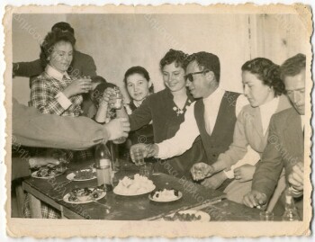 Γλέντι στο καφενείο