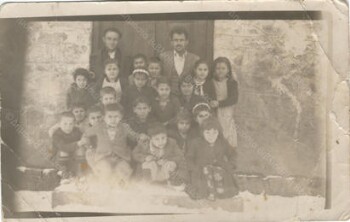 Commemorative photograph of primary school pupils at Skafi (Kozani)