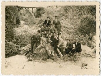 Κάτω από τη γέφυρα της Αγίας Τριάδας