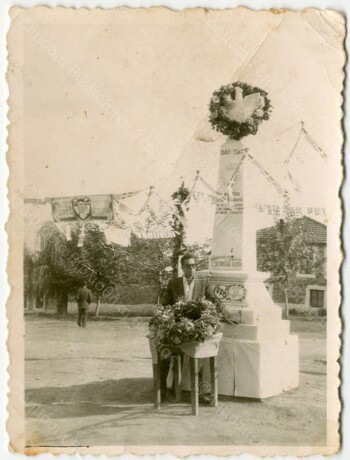 Κατάθεση στεφάνου σε εθνική γιορτή