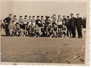 Στην αυλή του Δημοτικού Σχολείου Σφηκιάς Ημαθίας