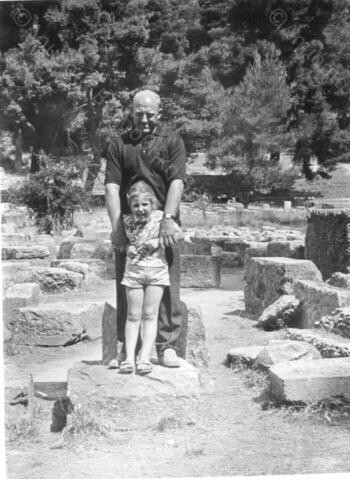 Theologis Mourtzios with his daughter, at the Archaeological Museum of Sparta