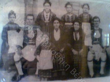 Φυτειώτικη οικογένεια σε αναμνηστική φωτογραφία