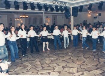 The beginners' group of the Efxeinos Club of Veria dance the 