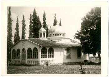 Ιερός Νάος Αγίου Αθανασίου Βέροιας, Κοιμητήρια