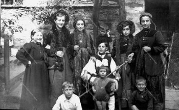 A group of children, during the carnival in Livadi village, in the decade of the 30s