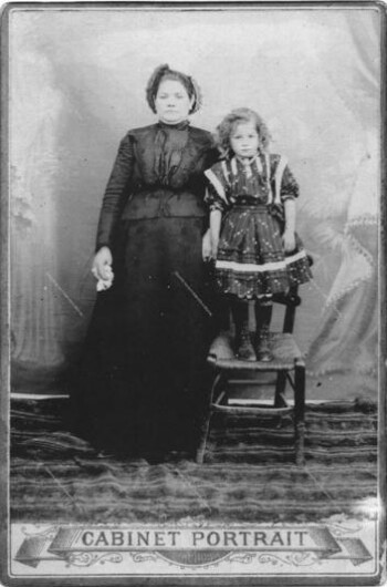 Two generations, Kokkinoplos in the beginning of the 20th ce.