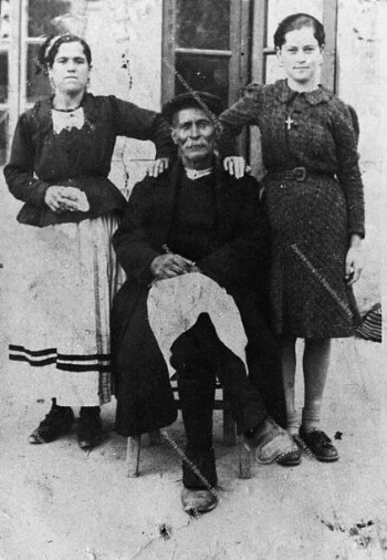 Athanasios Presias family, Karitsa 1943