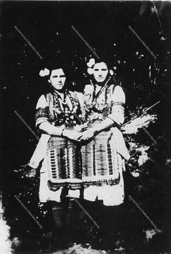 Νεαρές Βλαχομογλενίτισσες, δεκαετία '30