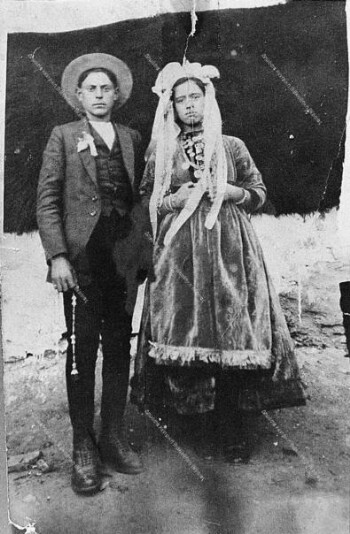 Φωτογραφία νεονύμφων, Χρήστος Γκιζάρης και Μαρία Ταχημπάρμπα, Μεγάλα Λιβάδια, 2-9-26