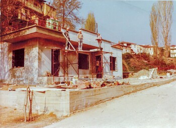 The construction of the new privately owned educational center of Kypseli, located in the square of the same name